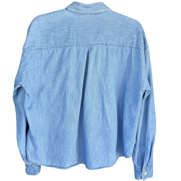 A6 Old Navy Boyfriend Denim Shirt Oversized Boxy Light Wash Button Up Cotton - Picture 7 of 8